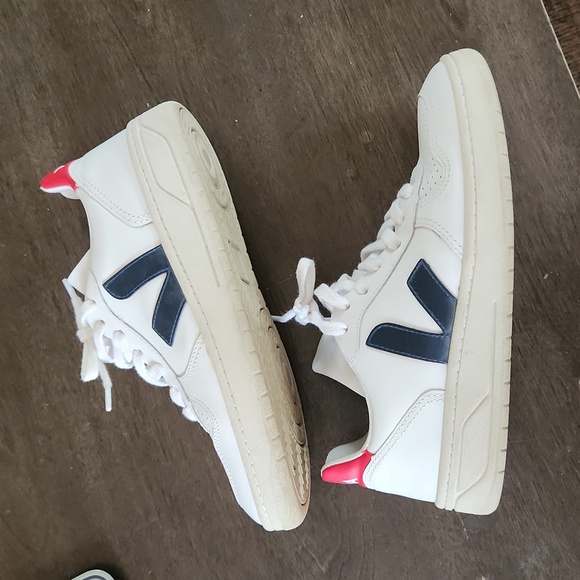 Veja V-10 Women sneakers - Picture 3 of 11